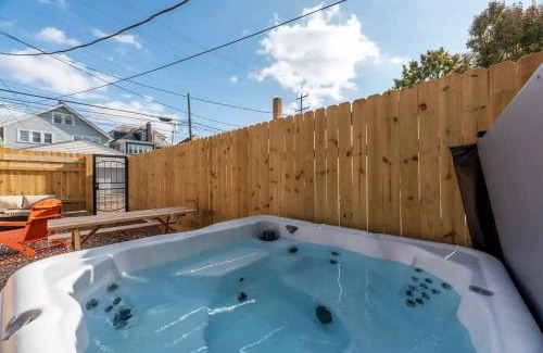 Glen Echo Appartement | 5 Bedrooms Sleeps 14 - Hot Tub - 1 min to Fairgrounds