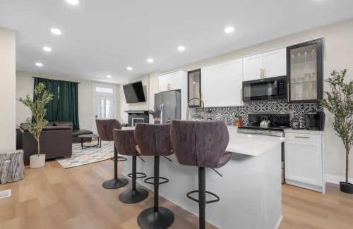 Glen Echo Appartement | 5 Bedrooms Sleeps 14 - Hot Tub - 1 min to Fairgrounds