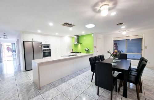 Sunshine West Maison | 5 bedrooms Spacious home