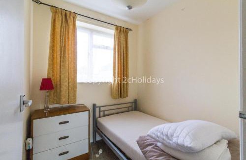 Great Yarmouth Cabine | 5 Berth Chalet To Hire In Hemsby Near Hemsby Beach Ref 18117B