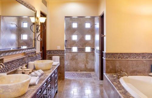 Los Cabos Villa | 5-BR Golf Villa With Transportation Included