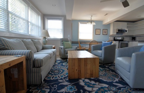 Dewey Beach Maison | 5 BR OCEAN BLOCK BEAUTY IN DEWEY BEACH