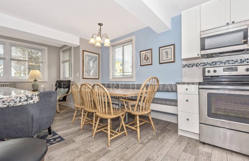 Dewey Beach Maison | 5 BR OCEAN BLOCK BEAUTY IN DEWEY BEACH