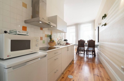 Lordelo do Ouro e Massarelos Appartement | 5 Captivating Rustic Flats w/ Jacuzzi and Garden