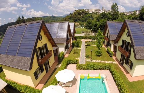 Coreglia Antelminelli Maison | 5 chalets avec piscine privée. Animaux acceptés