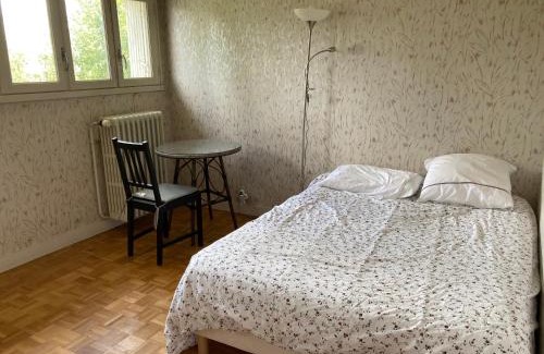Auneau Maison | 5 Chambres dans une grande maison
