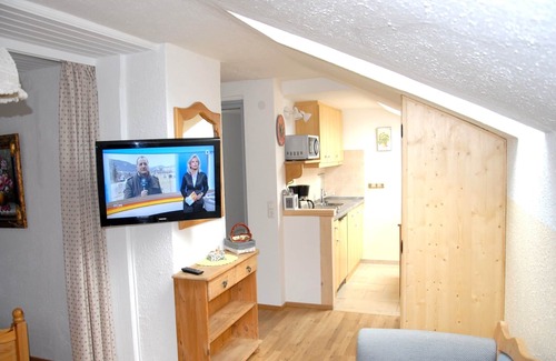 Grassau Appartement | 5. Fewo Kampenwand, 28 qm, 1-2 Pers., Wohn-Schlafraum, Westbalkon 2. OG