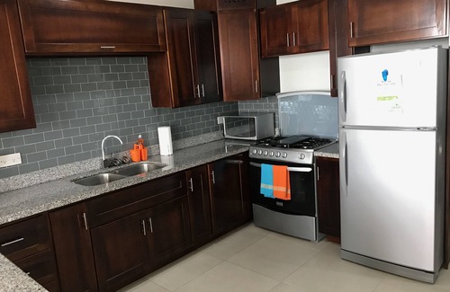 Bois d'Orange Appartement | Vues magnifiques, très bien situé, appartement neuf et moderne