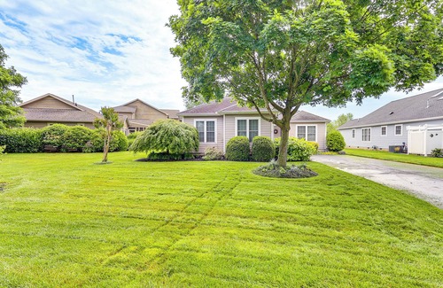 Lewes Cottage | 5 Mi to Beach: Lewes Home w/ Deck & Pond View