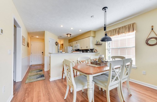 Carolina Forest Copropriété | 5 Mi to Beach: Myrtle Beach Condo w/ Pool Access!