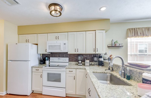 Carolina Forest Copropriété | 5 Mi to Beach: Myrtle Beach Condo w/ Pool Access!