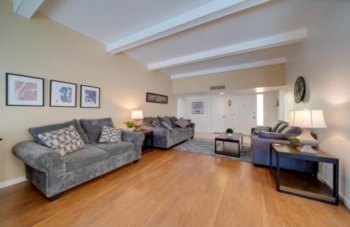Litchfield Park Maison | 5 Mi to Camelback Ranch Pet-Friendly Home with Pool