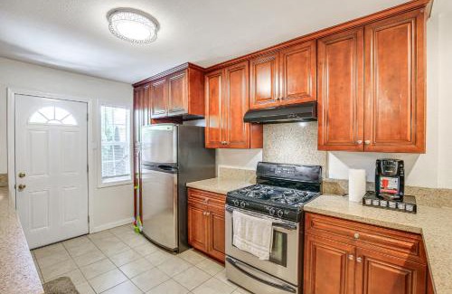 Harbor Maison | 5 Mi to Coast Centrally Located Long Beach Home!