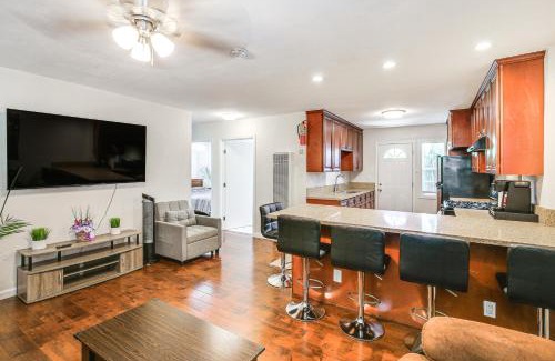 Harbor Maison | 5 Mi to Coast Centrally Located Long Beach Home!