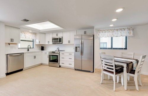 Majestic Palms Copropriété | 5 Mi to Fort Myers Beach: Condo w/ Private Lanai!