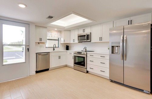 Majestic Palms Copropriété | 5 Mi to Fort Myers Beach: Condo w/ Private Lanai!