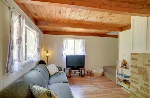 Hillsboro Maison | 5 Mi to Fox State Forest Lakefront Home with Dock