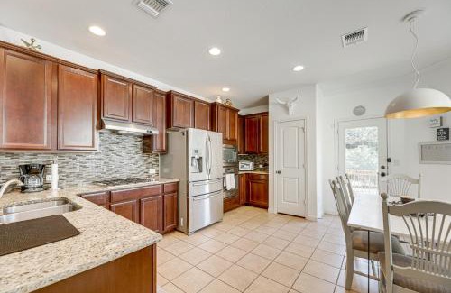 Cardinal Hills Maison | 5 Mi to Lake Travis Pet-Friendly Home with Yard!