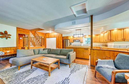 Paradise Estates Maison | 5 Mi to Mt Rainier Natl Park Cozy Cabin with Deck!