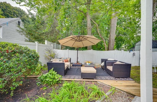 Danvers Appartement | 5 Mi to Salem Furnished Patio at Danvers Studio!