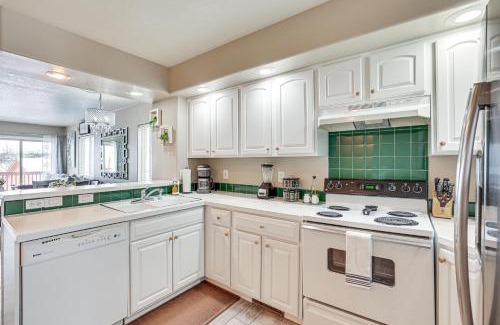 Dillon Maison | 5 Mi to Ski Resort Mtn-View Townhome in Dillon