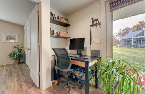 White Pigeon Appartement | 5 Mi to St Joseph River Apartment with Fire Pit!