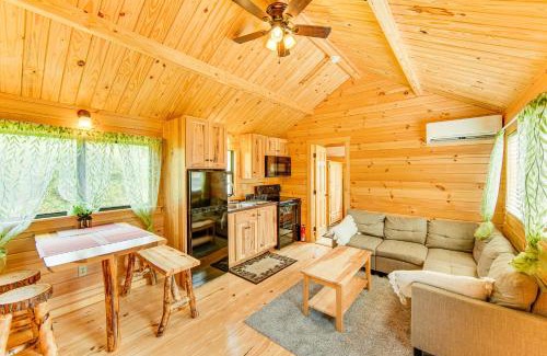 Selinsgrove Maison | 5 Mi to Susquehanna Boating! Secluded Log Cabin