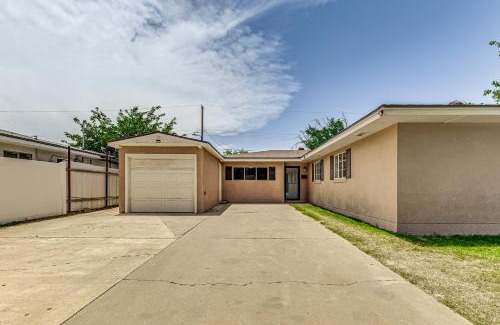 Roswell Maison | 5 Mi to UFO Museum Roswell Home with Spacious Yard!
