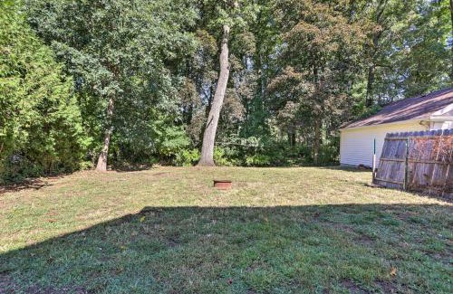 Bedford Appartement | 5 Mi to UT Quiet Toledo Duplex Near Parks!