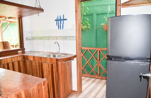 Puerto Viejo de Talamanca Maison | 5 min walk to town/beach Quaint 4 BR Eco Lodge