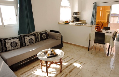 Tamrhakht Appartement | plage à 5 min, appart terrasse Vue mer idéal famille/surfeur village typique berbère