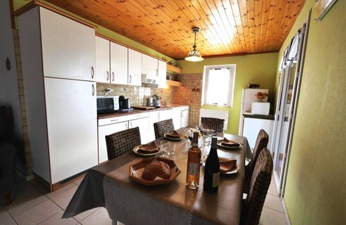Chorges Appartement | A 5 min du lac de Serre-Ponçon-gite rez de jardin-Vue, soleil, calme, confort