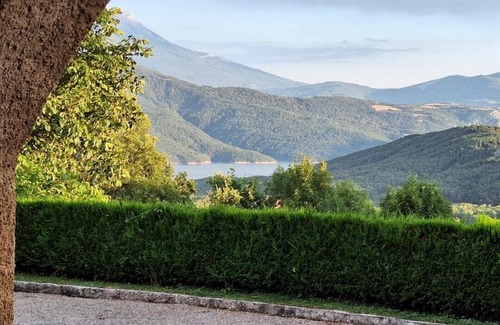 Chorges Appartement | A 5 min du lac de Serre-Ponçon-gite rez de jardin-Vue, soleil, calme, confort