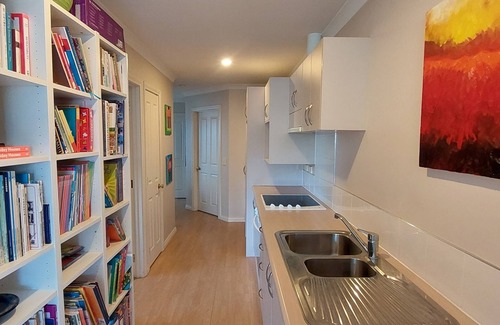 Pinehill Maison | 5 min to Albany Mall, 2 min from motorway. Pinehill 2 Bedroom Unit.