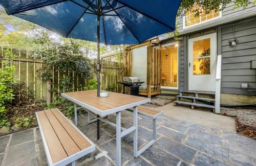 Old Village Maison | 5 Min to Beach—King Beds