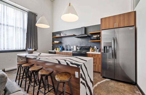North Oakland Appartement | 5 min to UPMC Shadyside Oakland East Liberty, sleeps 6 unit 304