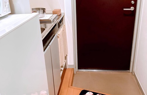 Ebisu Appartement | 5 min walk to Hiroo, 10 min to Ebisu, 15 min by train to Shibuya and Ginza.