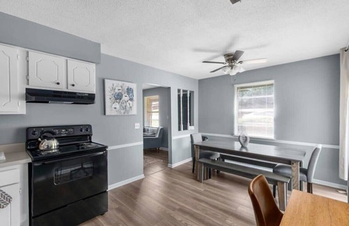 Norwood Maison | 5 Mins from Uptown & Near Airport- Norwood Nest