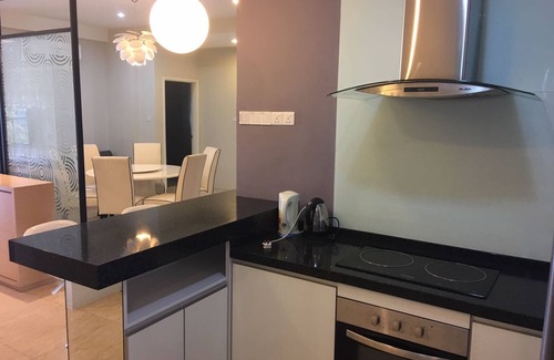 Tanjung Bungah Copropriété | 5 mins to batu ferringhi beach family condo with great view
