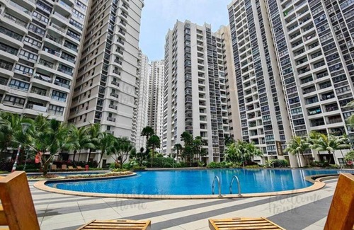 Central District Copropriété | 5 mins to CIQ and the city center, next to the beach and shopping center