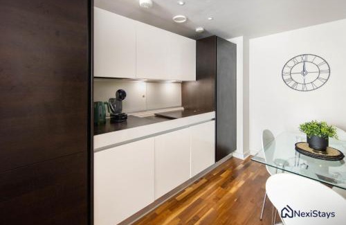 St Luke's Appartement | 5 Mins Walk to Moorgate, Tranquil City Retreat