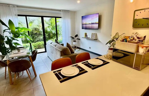 Alajuela Copropriété | 5 minutes from Airport | Transfer ($) | Pool | Gym | Full condo