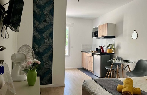 Chatellerault Appartement | 5-minute walk from TGV station