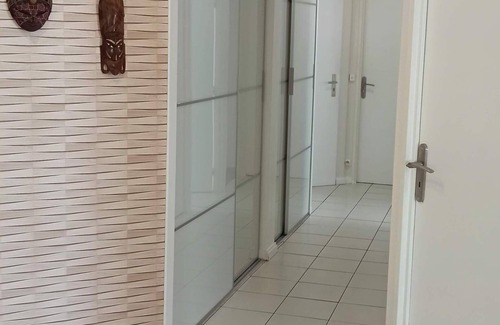 Perigny Appartement | 5 minutes from the old port of La Rochelle, apartment with private park and swimming pool