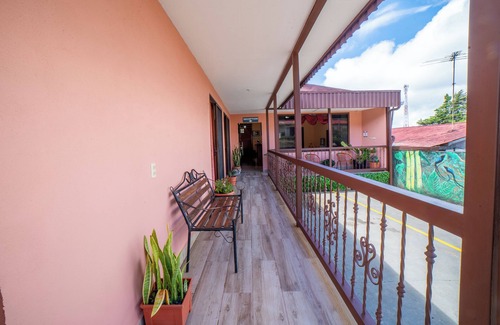 Santa Elena Maison | 5 Minutes from Santa Elena Downtown! Ideal for families, couples, and friends.