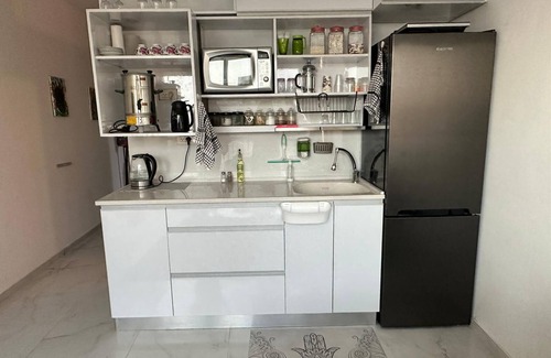 Ashkelon Appartement | 5 minutes from the beach and skates Park. Swimming pool, Sauna, Jacuzzi.