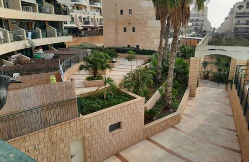 Ashkelon Appartement | 5 minutes from the beach and skates Park. Swimming pool, Sauna, Jacuzzi.