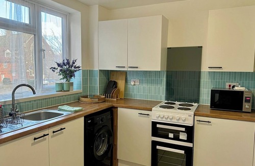Canning Town South Appartement | 5 minutes to Canning Town Station. Your Cosy Get-away