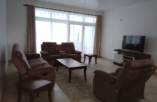 Malindi Appartement | 5 minutes to the beach! Renee's cossy Apartments with great life happy memories.