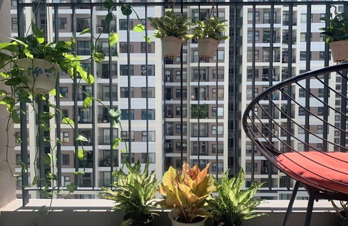 District 9 Appartement | 5 minutes to the theme grand park. Pool view, spacious living room
